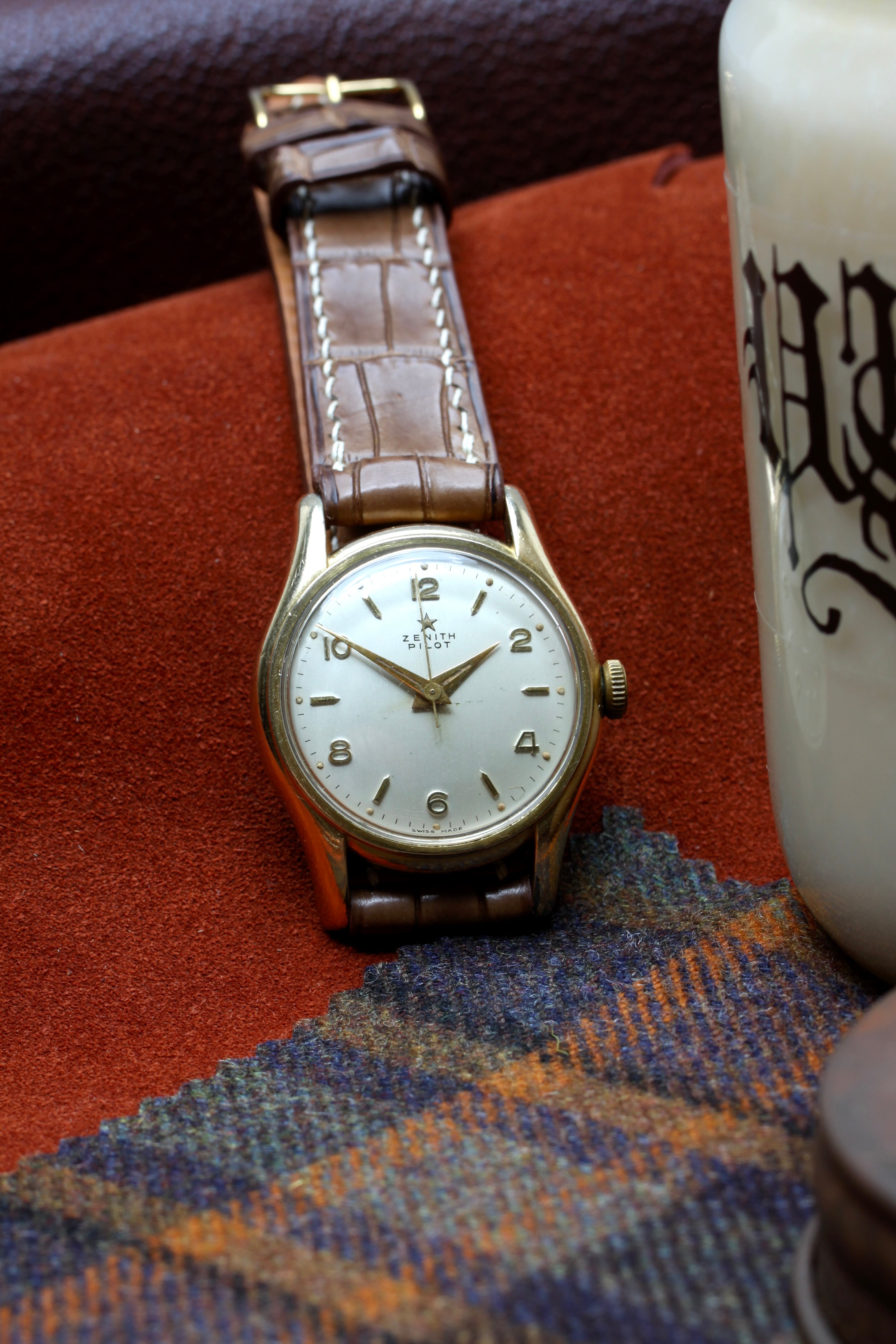 アンティークヴィンテージ  1950's Zenith Pilot watch with Alligator strap. Vintage Zenith