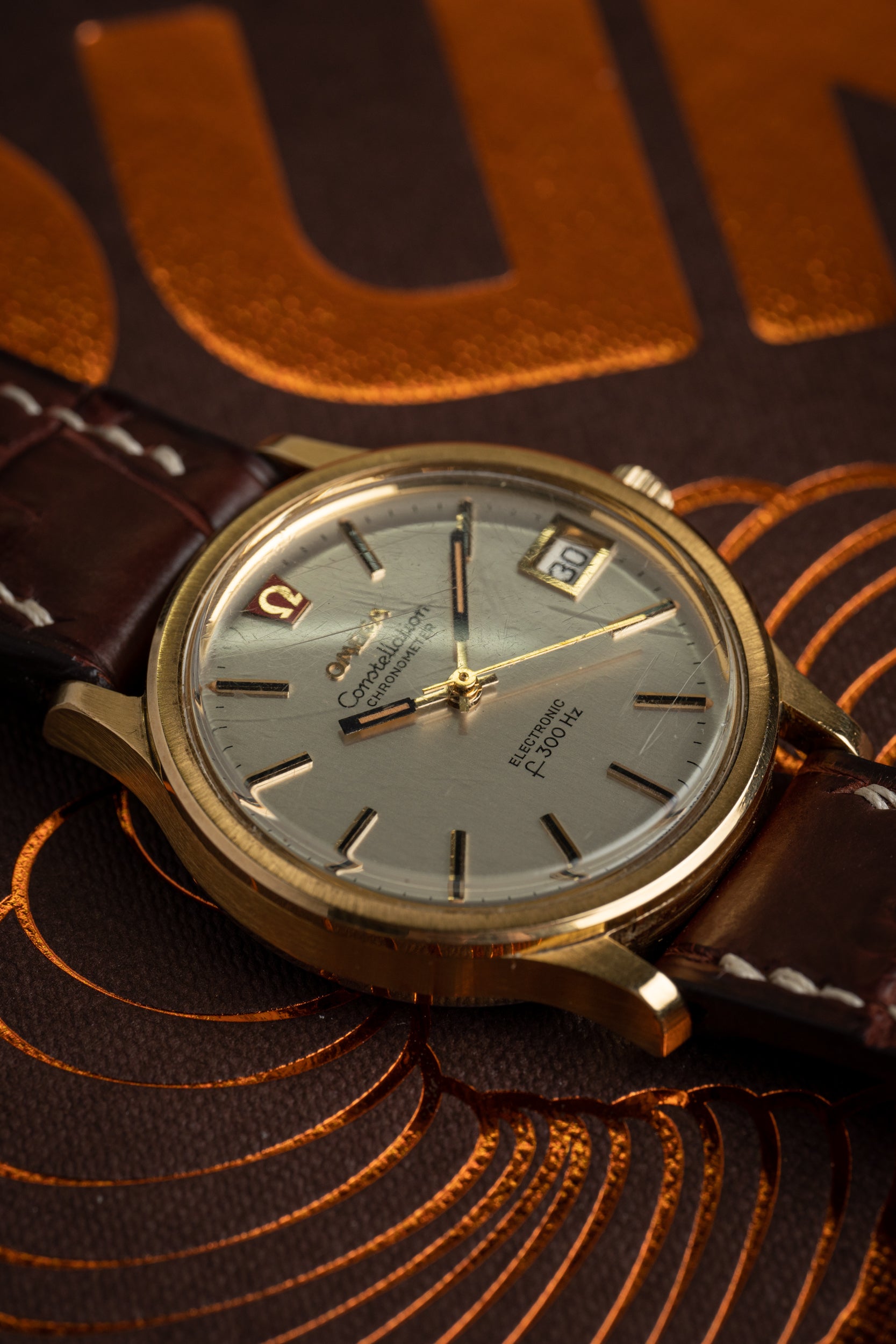 Omega constellati s fashion electronic f300hz gold